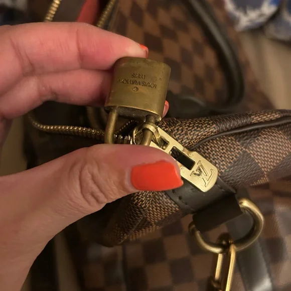 Louis Vuitton Speedy Bandouliere 30 in Damier Ebene - Picture 12 of 16